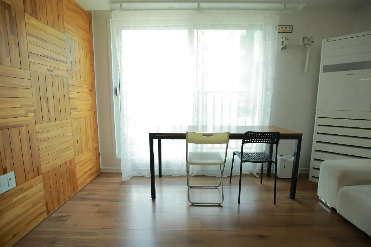 Sunyhouse Female Only Foreign Only Seoul 0*,  South Korea